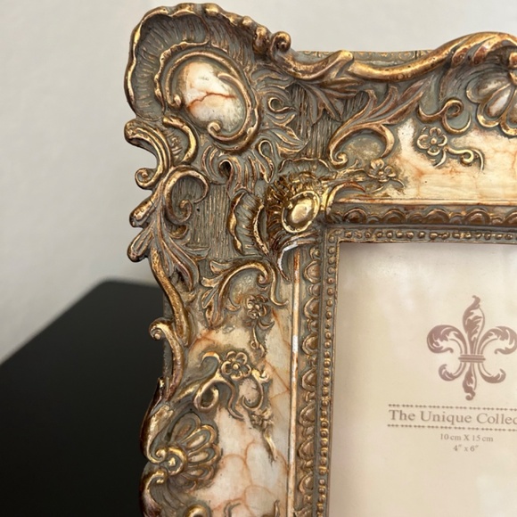 The Unique Collection Picture Frame. - Picture 3 of 6